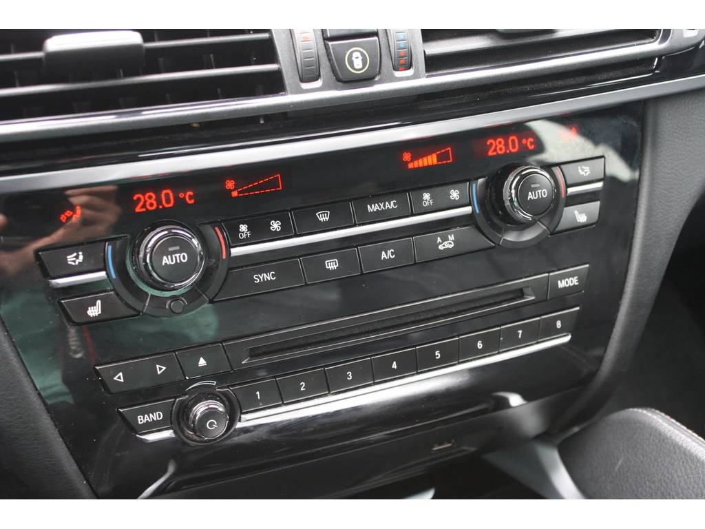 BMW X6 xDrive35i* Premium* Harman Kardon, снимка 11 - Автомобили и джипове - 54218455