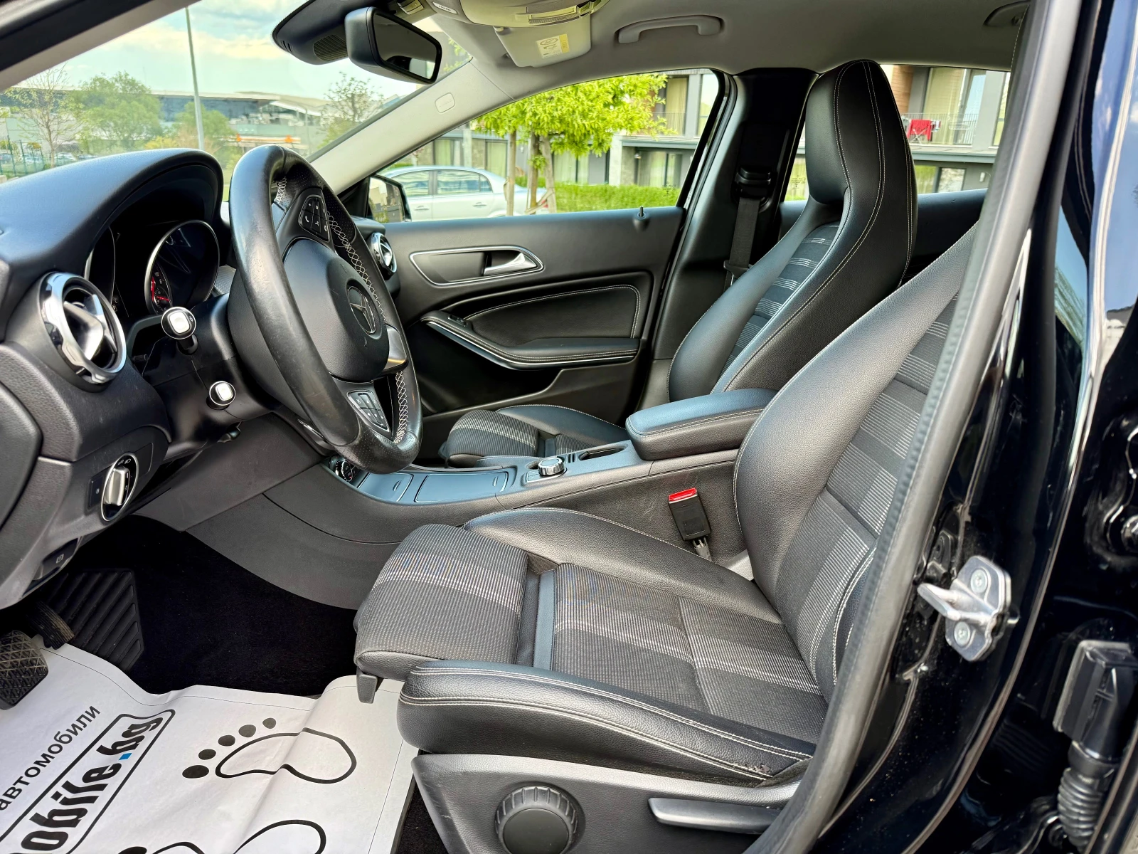 Mercedes-Benz GLA 220 CDI 4-MATIC ТОП СЪСТОЯНИЕ !, снимка 7 - Автомобили и джипове - 54396154