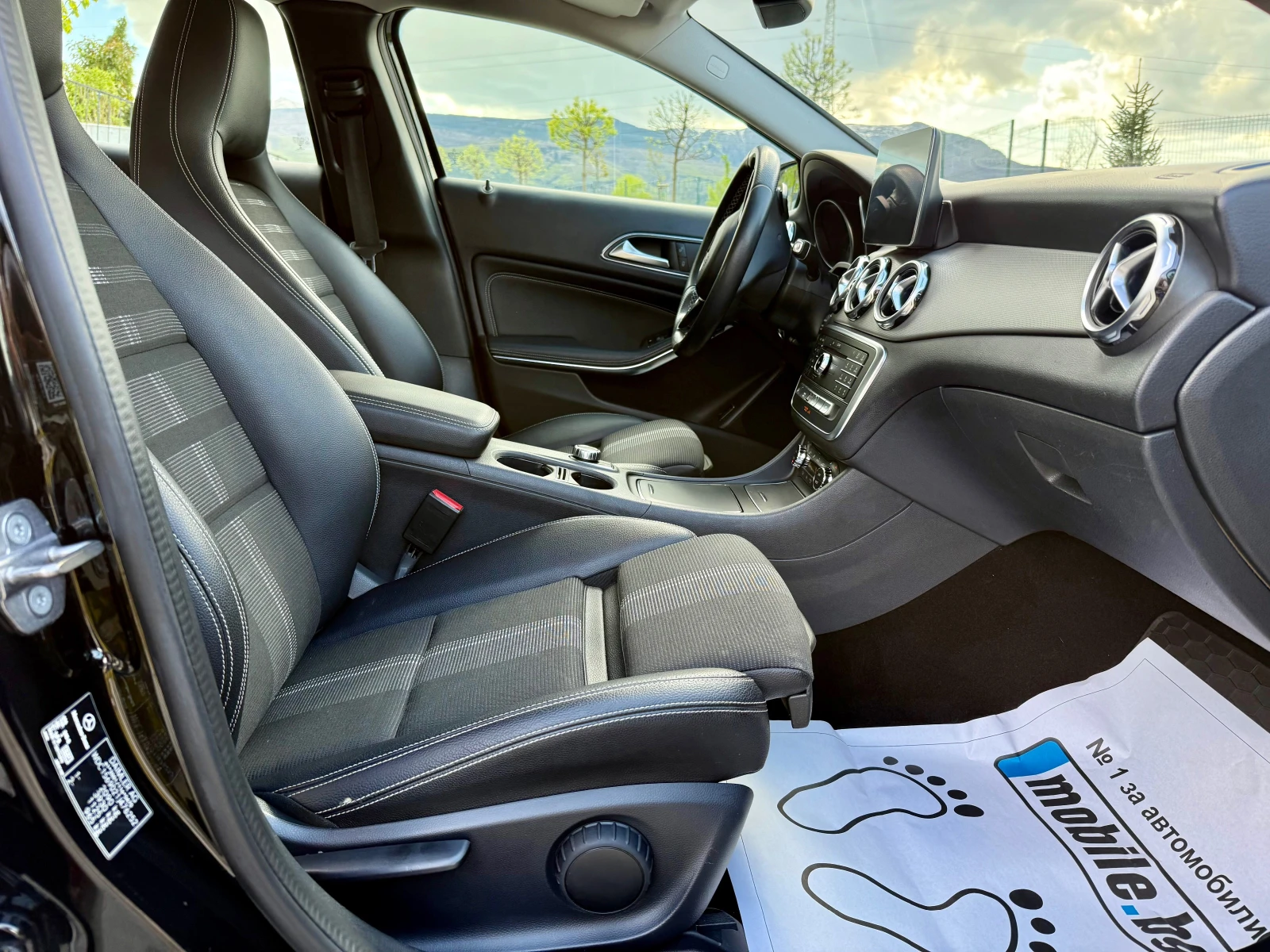 Mercedes-Benz GLA 220 CDI 4-MATIC ТОП СЪСТОЯНИЕ !, снимка 10 - Автомобили и джипове - 54396154
