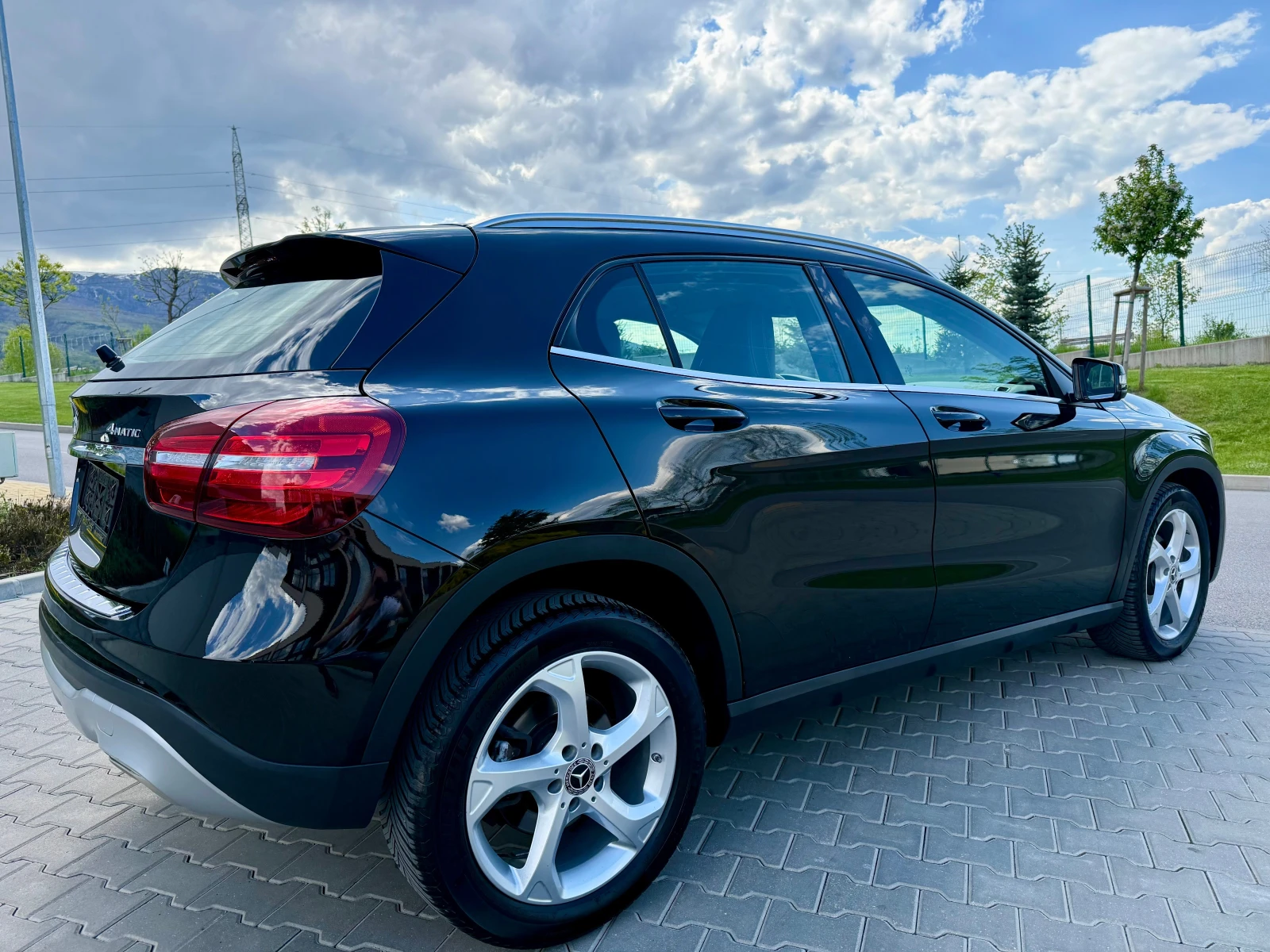 Mercedes-Benz GLA 220 CDI 4-MATIC ТОП СЪСТОЯНИЕ !, снимка 4 - Автомобили и джипове - 54396154