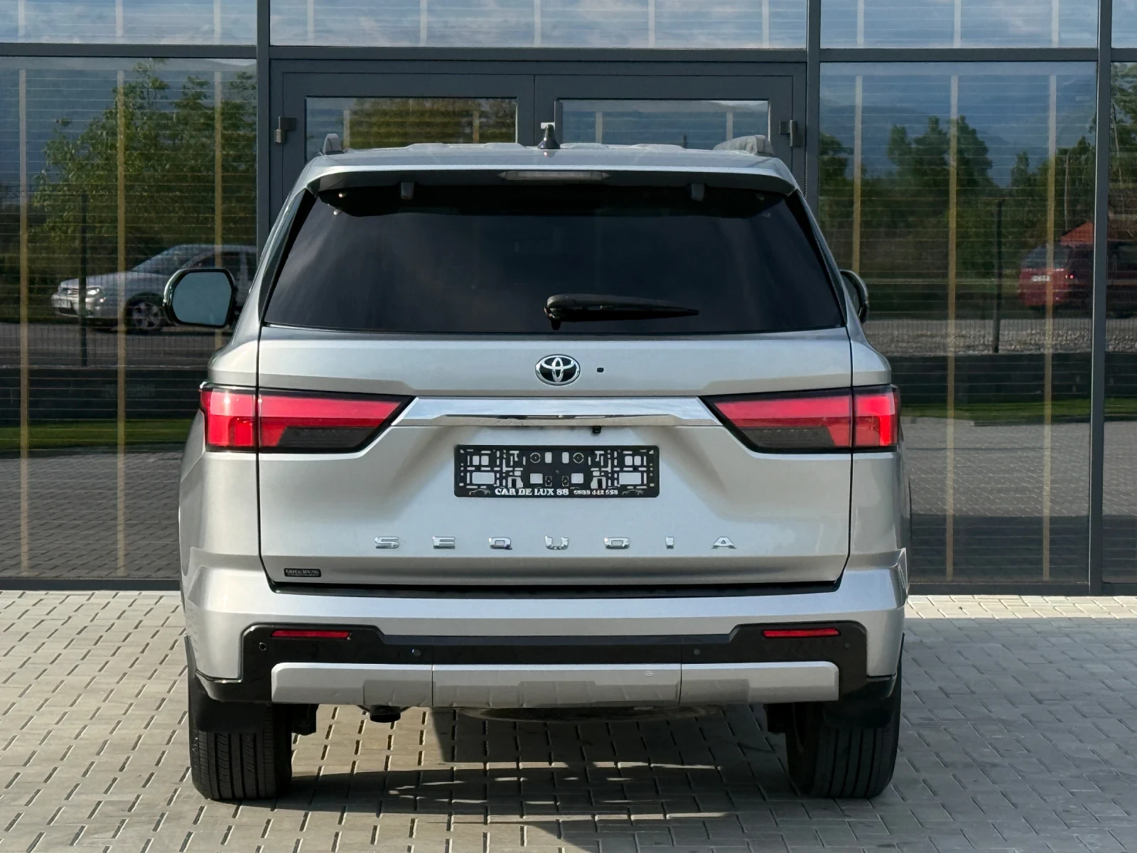 Toyota Sequoia 3.5 hibrid, снимка 6 - Автомобили и джипове - 54437790
