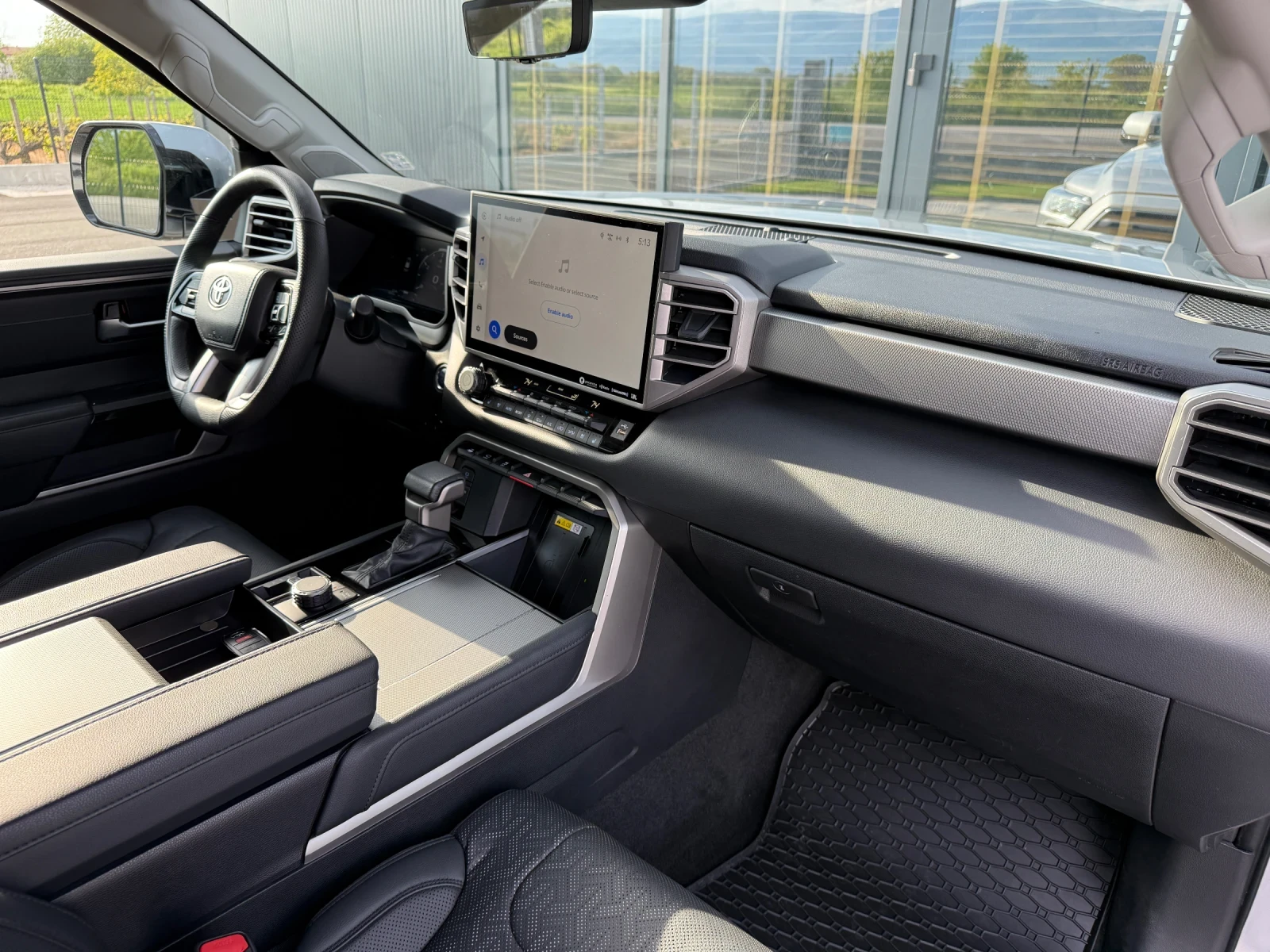 Toyota Sequoia 3.5 hibrid, снимка 8 - Автомобили и джипове - 54437790