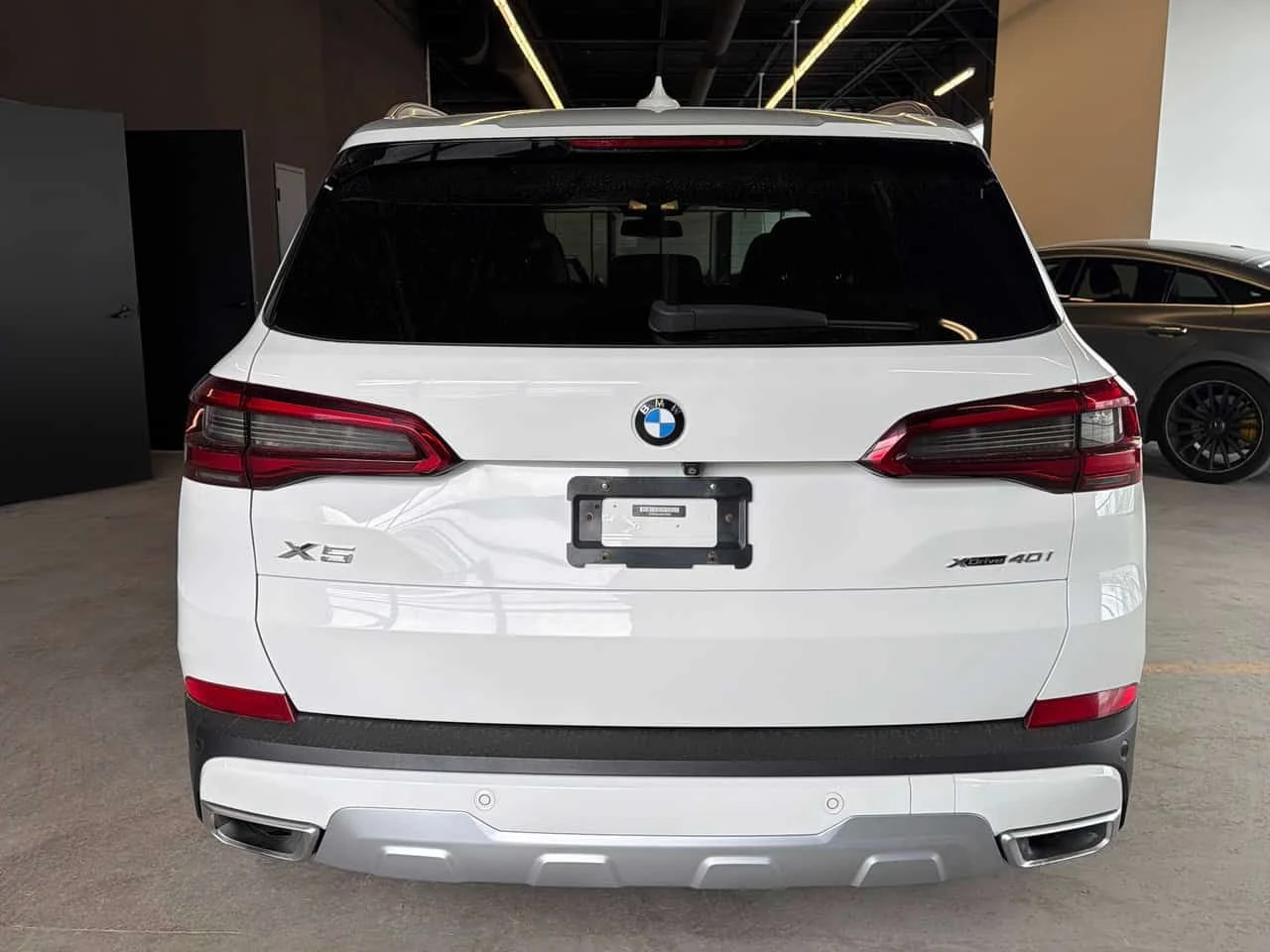 BMW X5 * xDrive40i * DISTRONIC* HARMAN/KARDON* 360* AMBIE, снимка 4 - Автомобили и джипове - 54609991