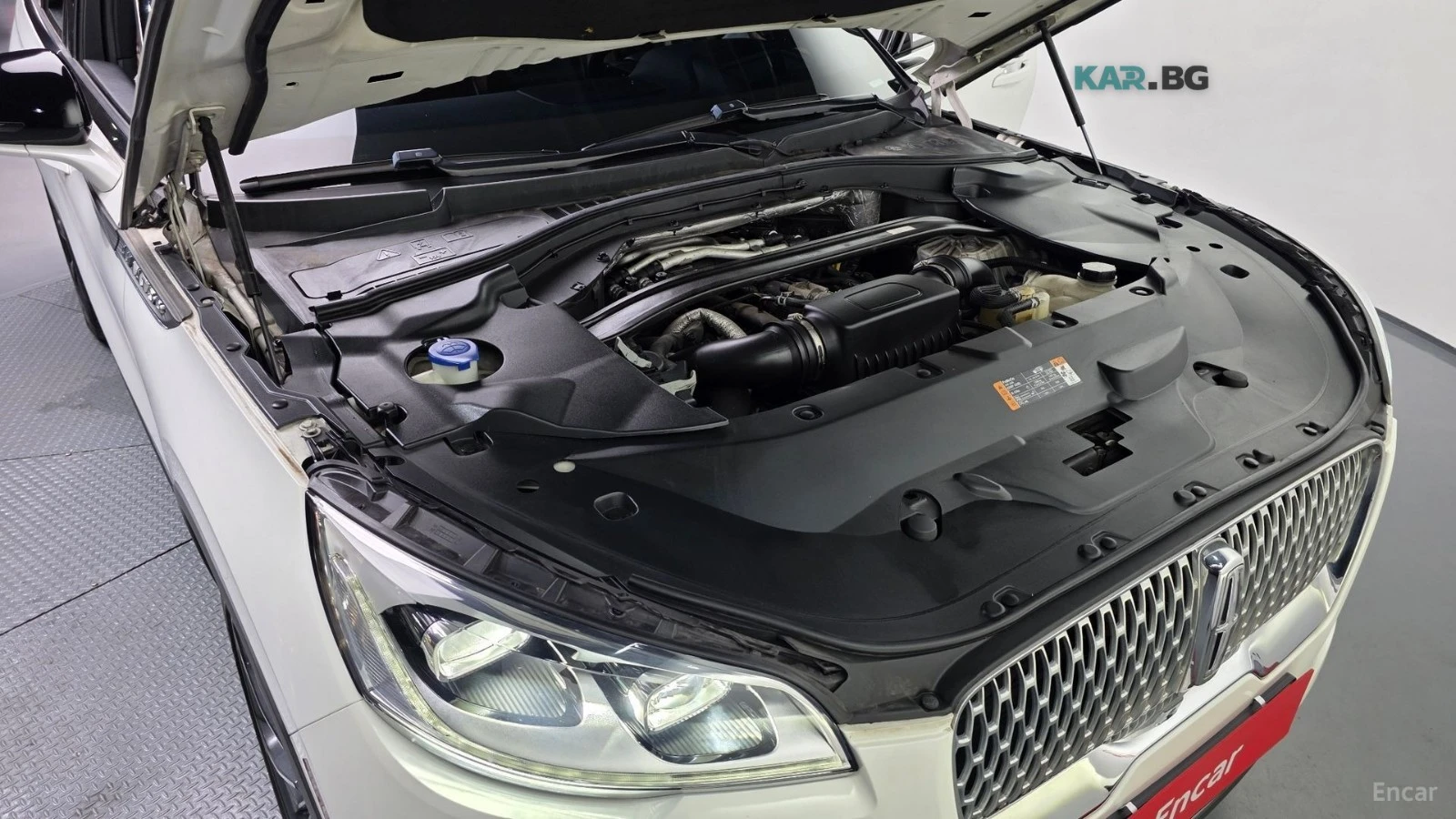 Lincoln Aviator 3.0* AWD* DISTRONIC* 360* ОБДУХВАНЕ* МАСАЖИ* , снимка 17 - Автомобили и джипове - 55407575