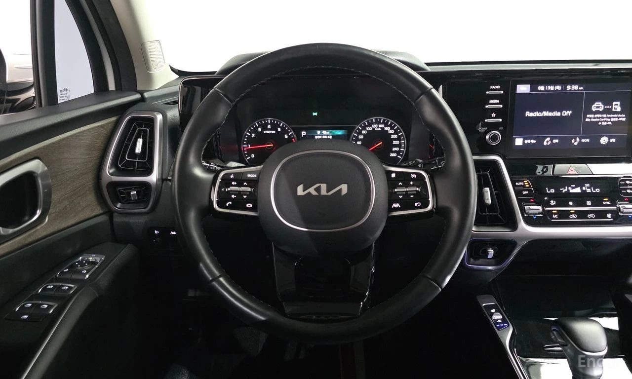 Kia Sorento 2.5T Prestige 4x4* ПОДГРЕВ* ОБДУХВАНЕ* КАМЕРА* , снимка 9 - Автомобили и джипове - 55666538