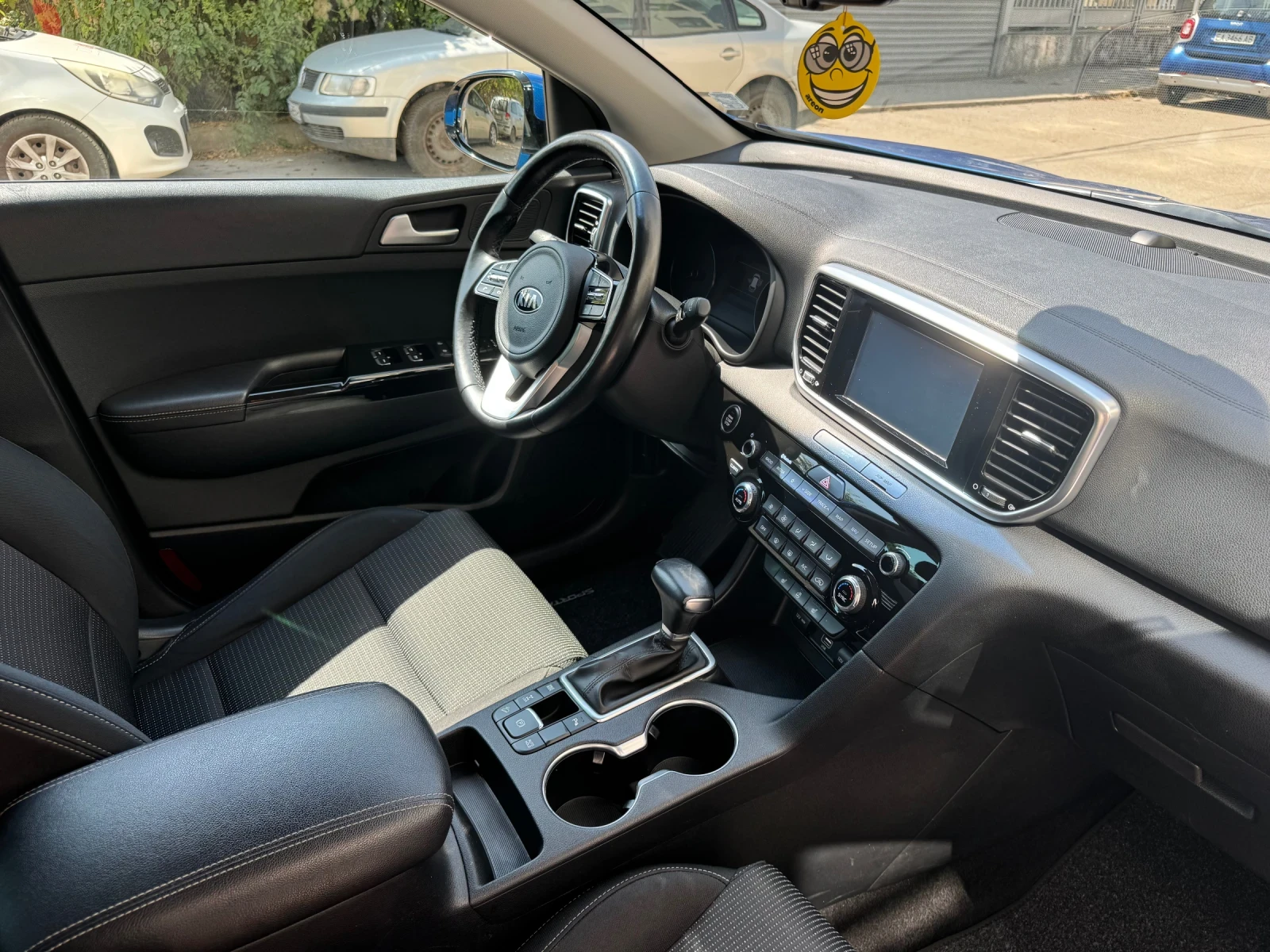 Kia Sportage 1.6 T-GDI | Гаранция от KIA до юли 2027 год., снимка 13 - Автомобили и джипове - 55922771