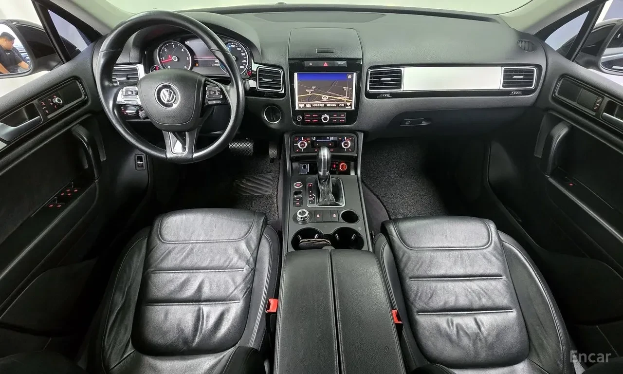 VW Touareg 3.0TDI* 4MOTION* , снимка 5 - Автомобили и джипове - 55927531