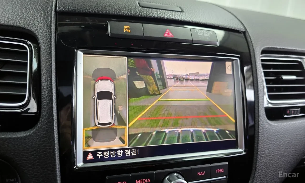 VW Touareg 3.0TDI* 4MOTION* , снимка 12 - Автомобили и джипове - 55927531