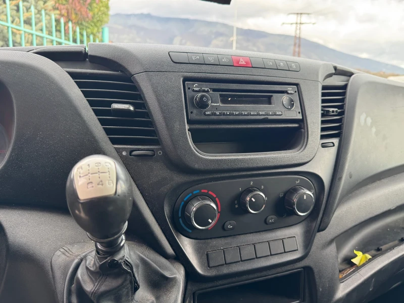 Iveco Daily 35-130* EURO 5* Климатик* 4.30 метра фургон, снимка 6 - Бусове и автобуси - 52549461