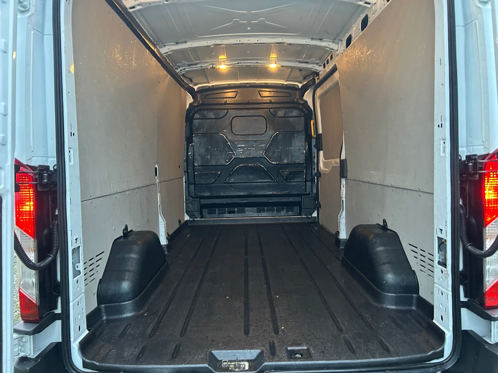 Ford Transit 2.0d 131kc euro6 6-броя - изображение 7