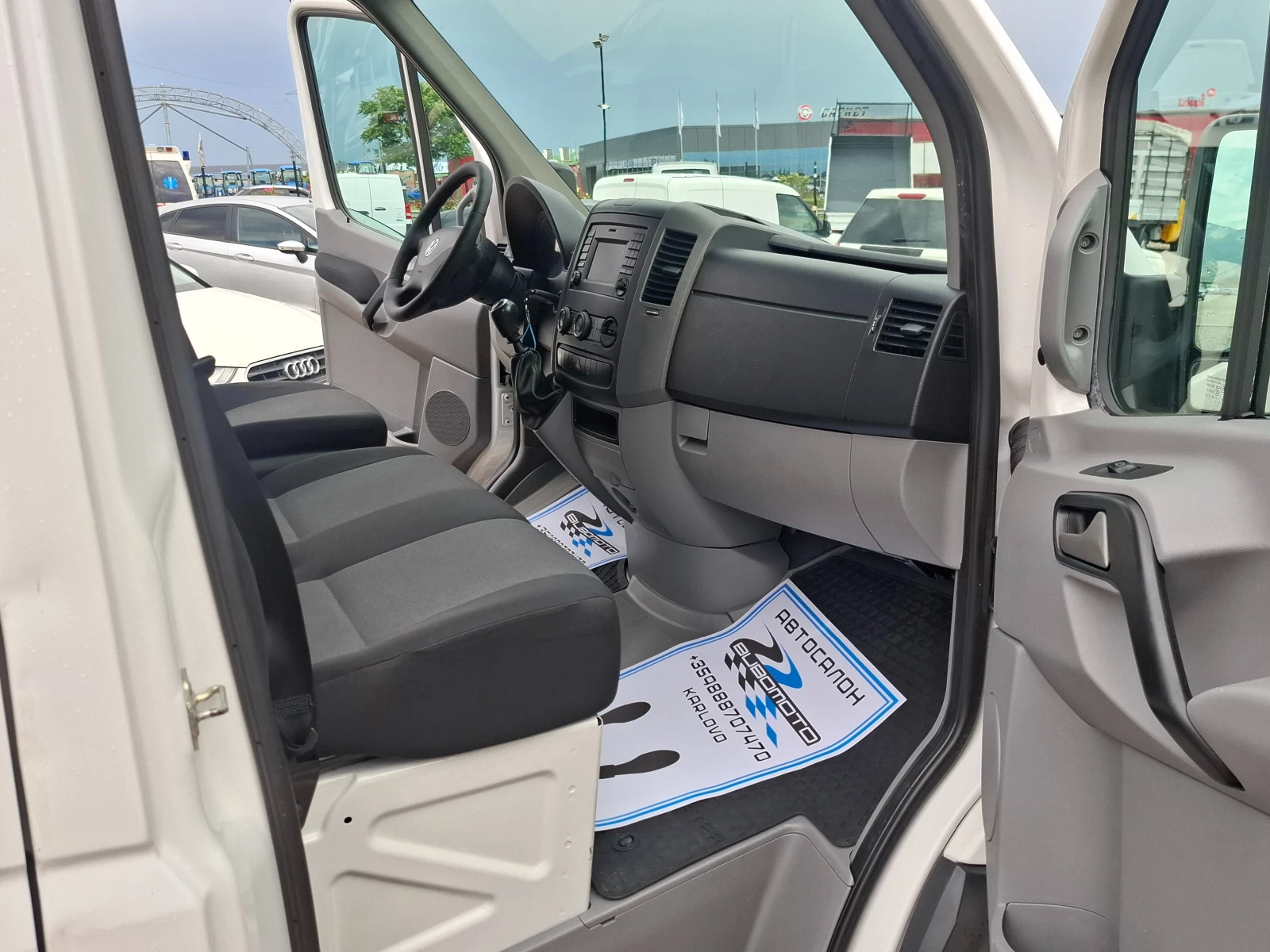 VW Crafter Maxi/163к.с./Euro5B/Клима, снимка 9 - Бусове и автобуси - 54945289