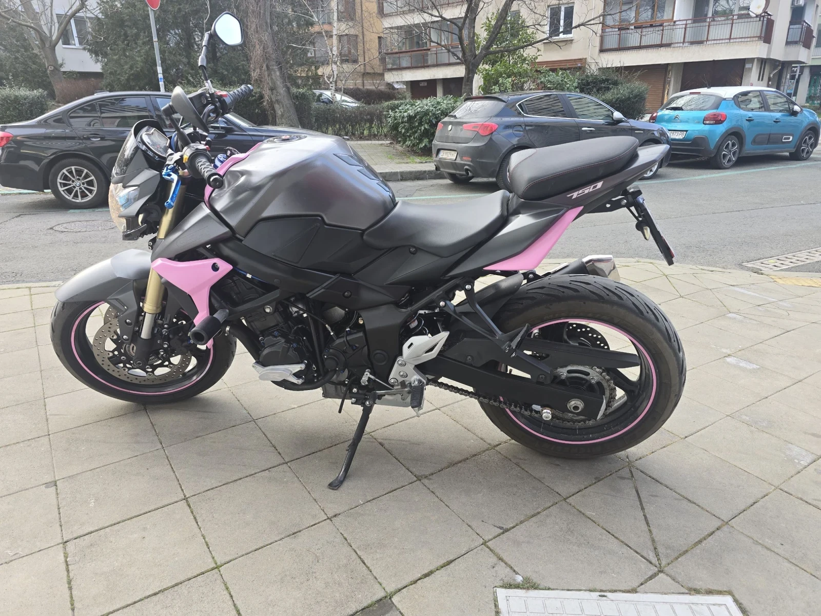 Suzuki Gsr 750