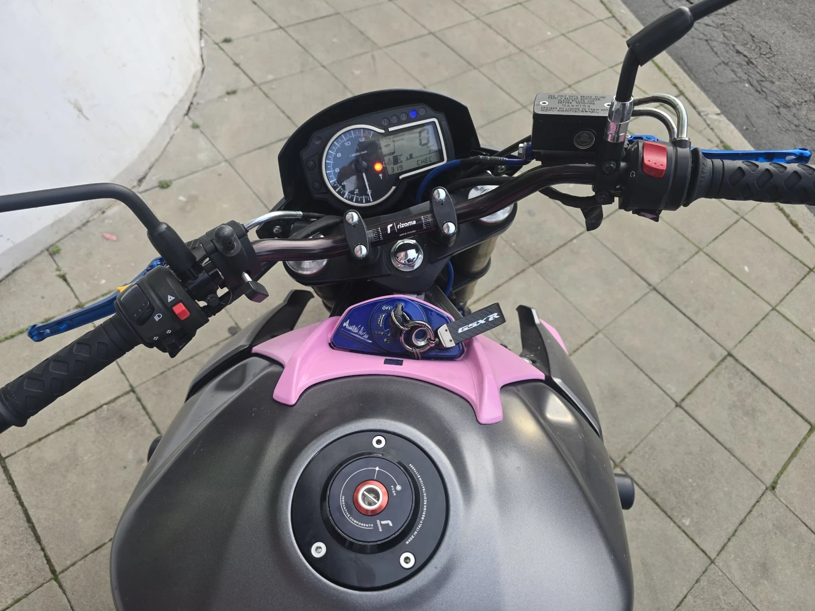 Suzuki Gsr 750, снимка 8 - Мотоциклети и мототехника - 55324876