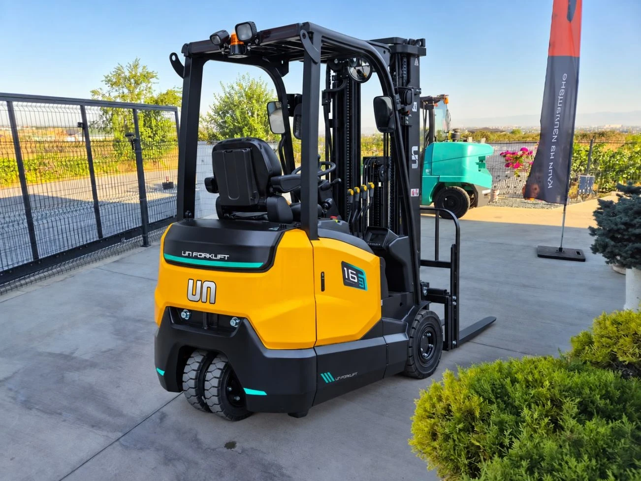 Електрокар UniCarriers UN * *  ТРИОПОРЕН * * ЧИСТО НОВ * * С ГАРАНЦИЯ !, снимка 5 - Индустриална техника - 56138265
