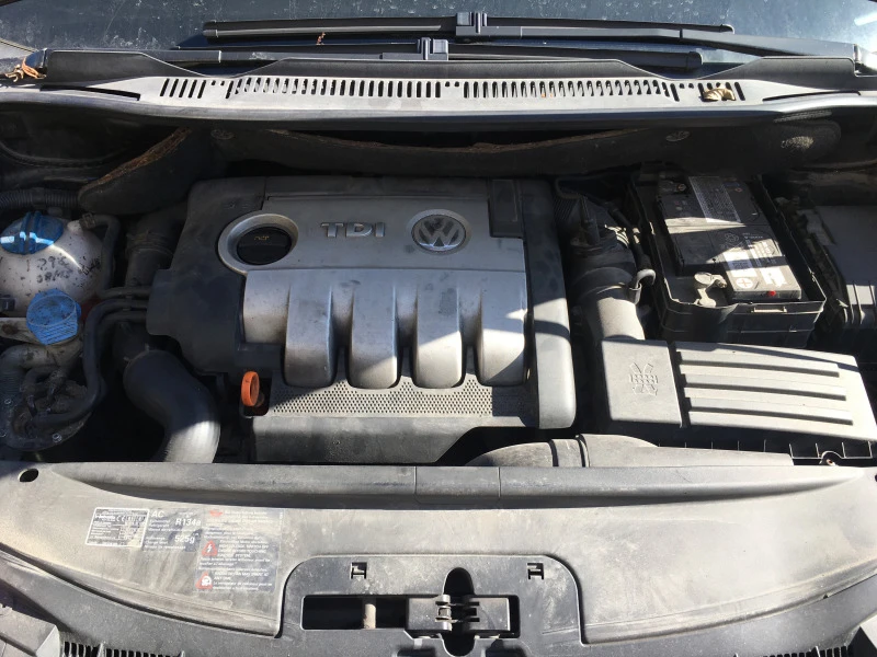 VW Touran 2.0tdi 140 к.с., снимка 3 - Автомобили и джипове - 45465097