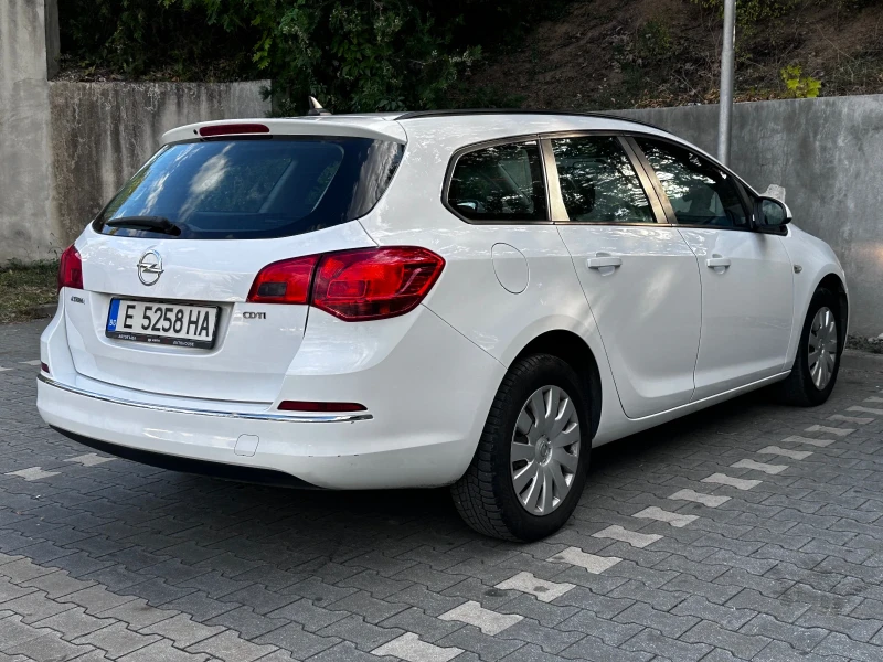 Opel Astra 1.7CDTI 110кс, снимка 6 - Автомобили и джипове - 47571679