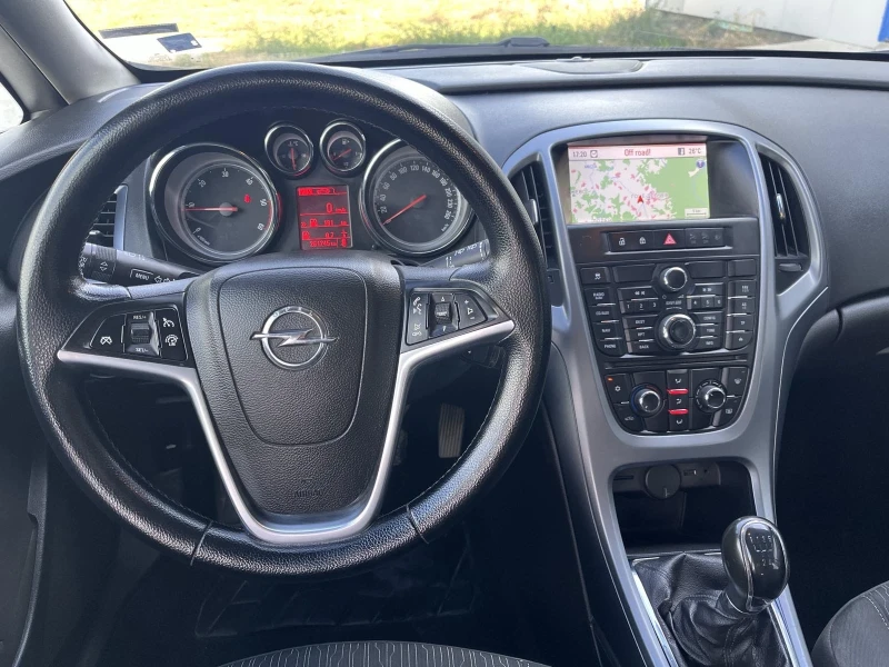 Opel Astra 1.7CDTI 110кс, снимка 9 - Автомобили и джипове - 47513054