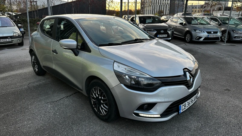 Renault Clio 1.2 i, снимка 2 - Автомобили и джипове - 48015632