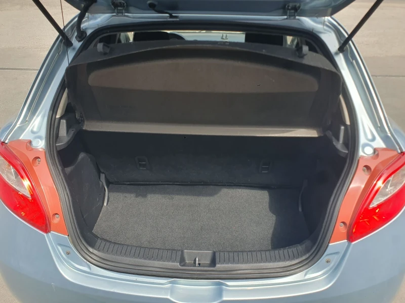 Mazda 2 1, 3 benzin 75 hp, снимка 7 - Автомобили и джипове - 51375110