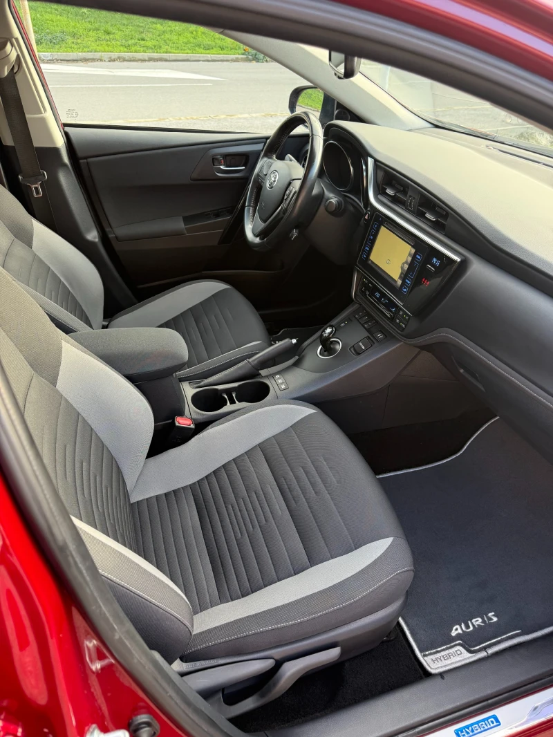 Toyota Auris 1.8 TS, снимка 8 - Автомобили и джипове - 52529666
