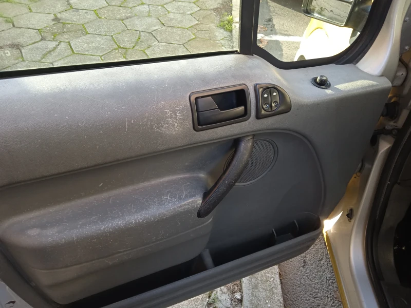 Ford Tourneo Connect S, снимка 8 - Автомобили и джипове - 52593081