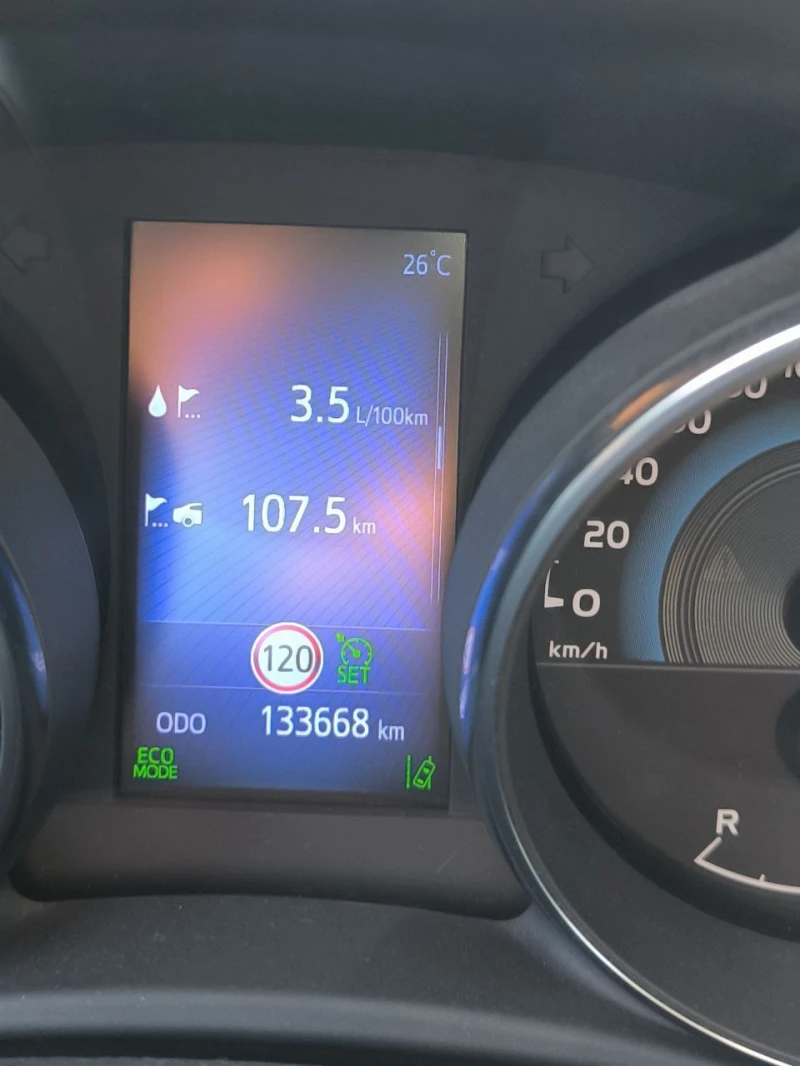 Toyota Auris 1.8HSD, снимка 9 - Автомобили и джипове - 53175513