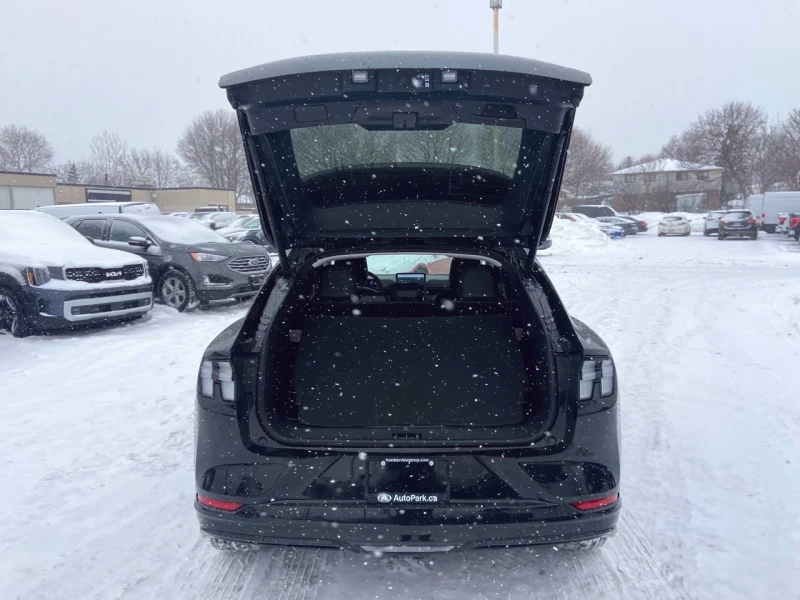 Ford Mustang Mach-E Premium Extended Range CARFAX АВТО КРЕДИТ , снимка 15 - Автомобили и джипове - 53248791