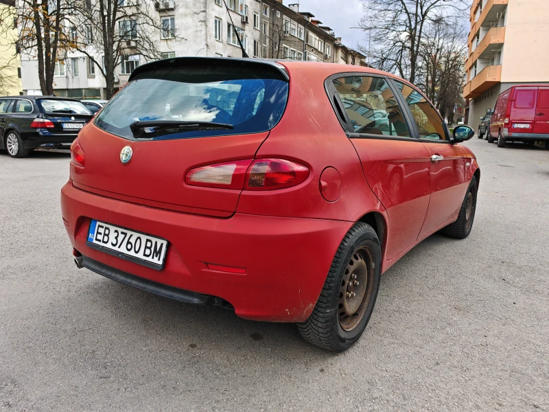 Alfa Romeo 147 1.6i 16V, снимка 8 - Автомобили и джипове - 53493784