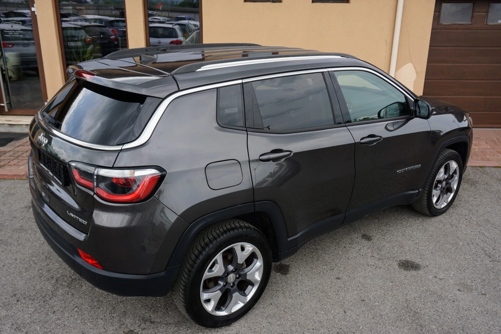 Jeep Compass 2.0 MJT LIMITED 4WD AUTO - изображение 3