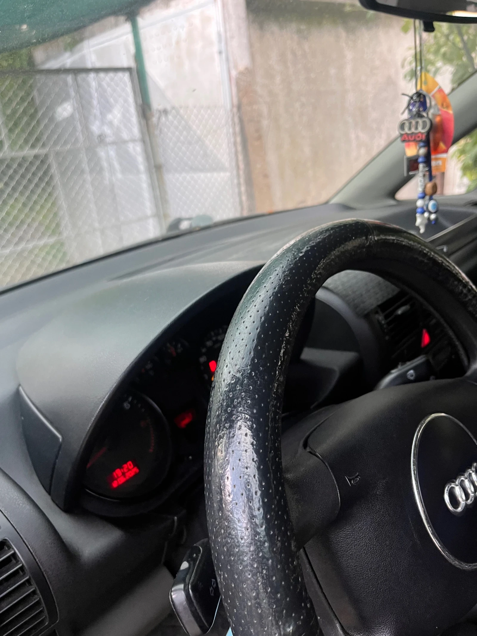 Audi A2  - изображение 6