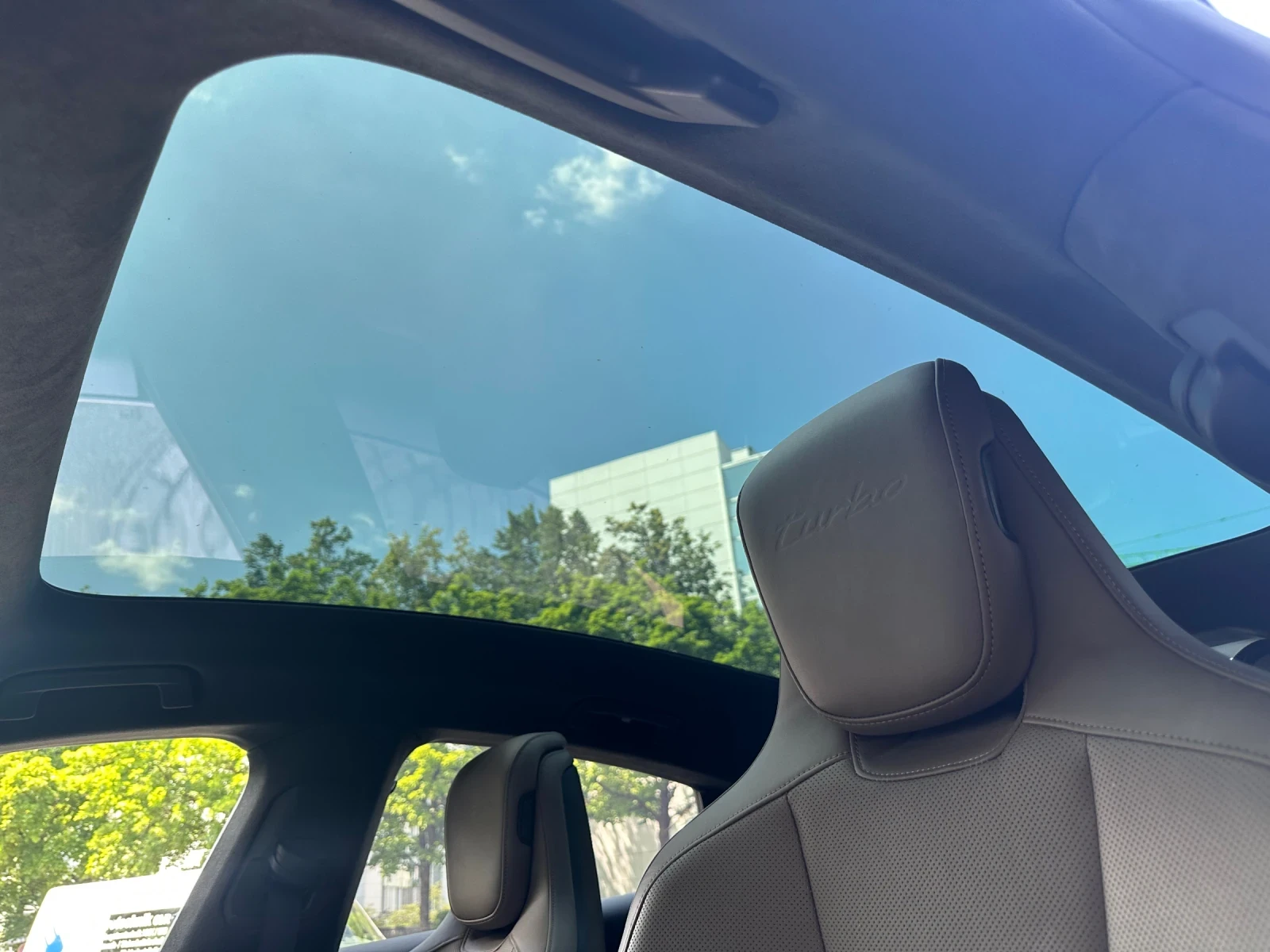 Porsche Taycan TURBO 4x4 MATRIX HEAD-UP BOSE | Mobile.bg   17