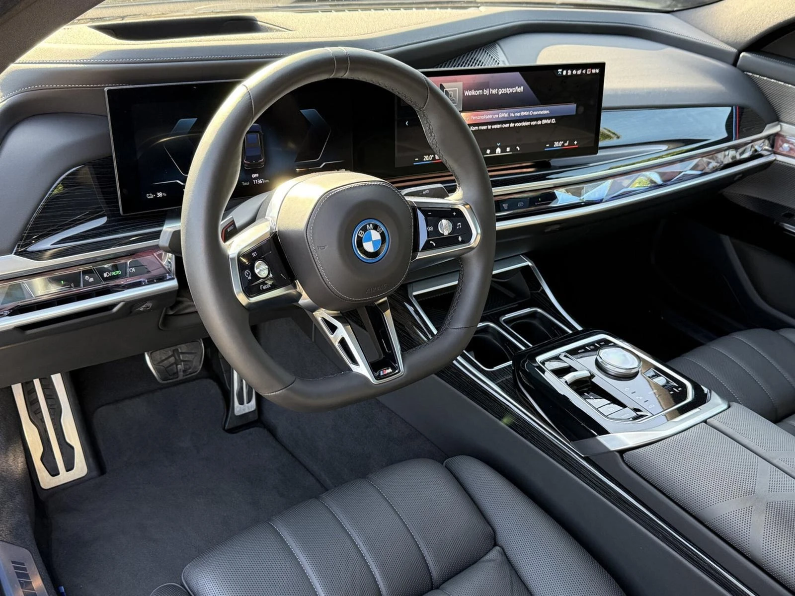 BMW i7 xDrive60/ M-SPORT/ HEAD UP/ B&W/ 360/ PANO/        - изображение 9