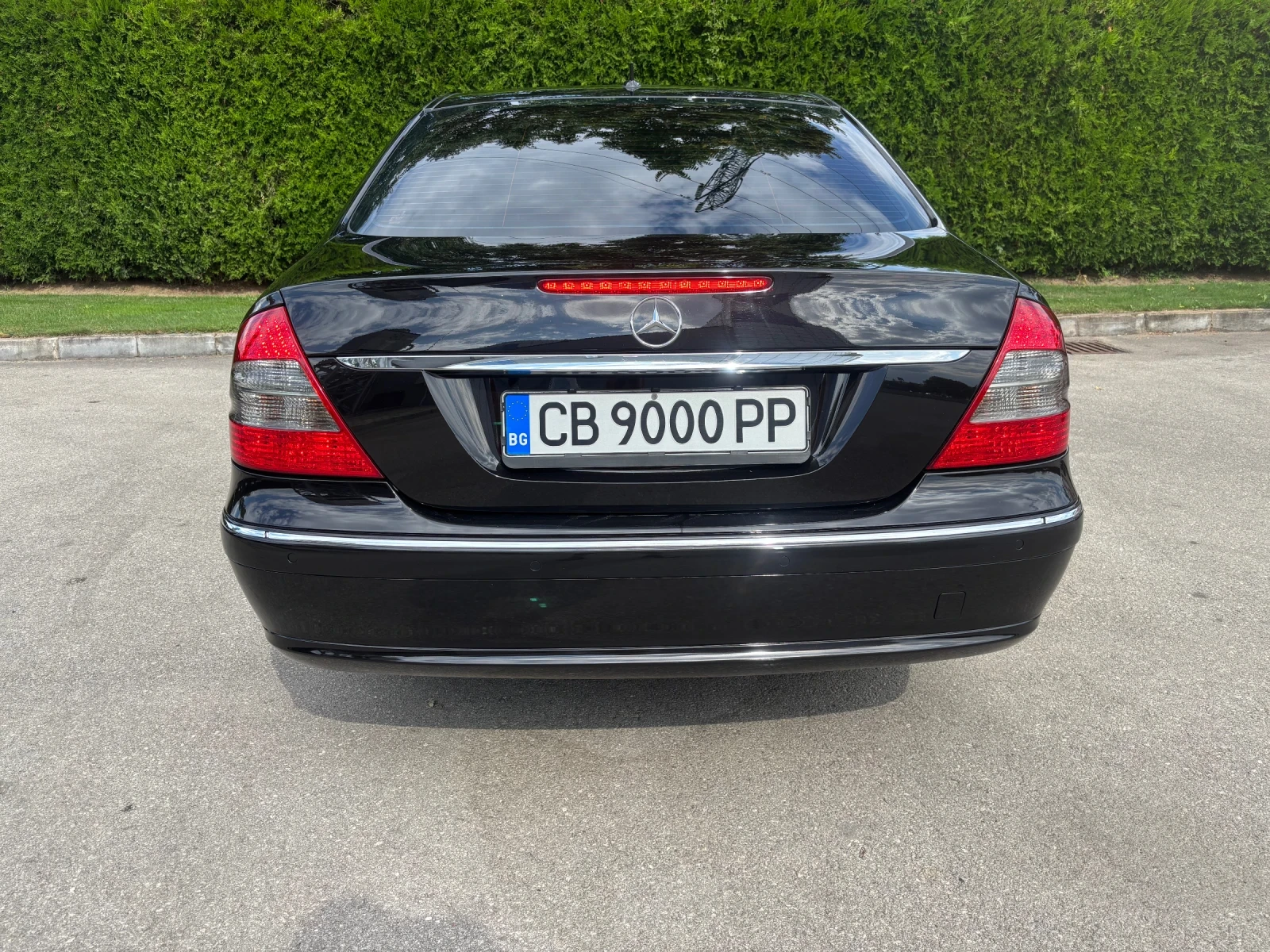 Mercedes-Benz E 220 СЕДАН РЪЧКА ФЕЙС - изображение 8