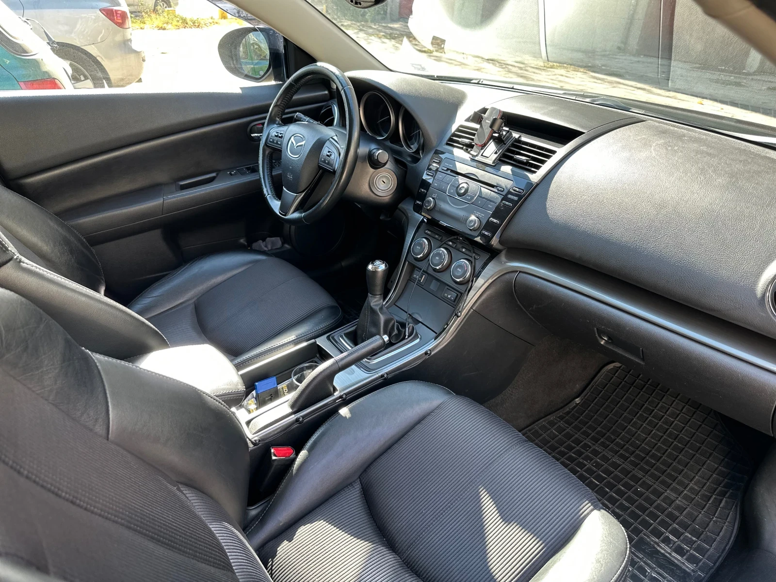 Mazda 6 2.0, снимка 5 - Автомобили и джипове - 54093500