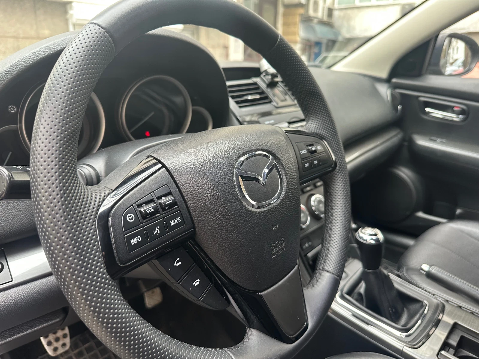 Mazda 6 2.0, снимка 14 - Автомобили и джипове - 54093500