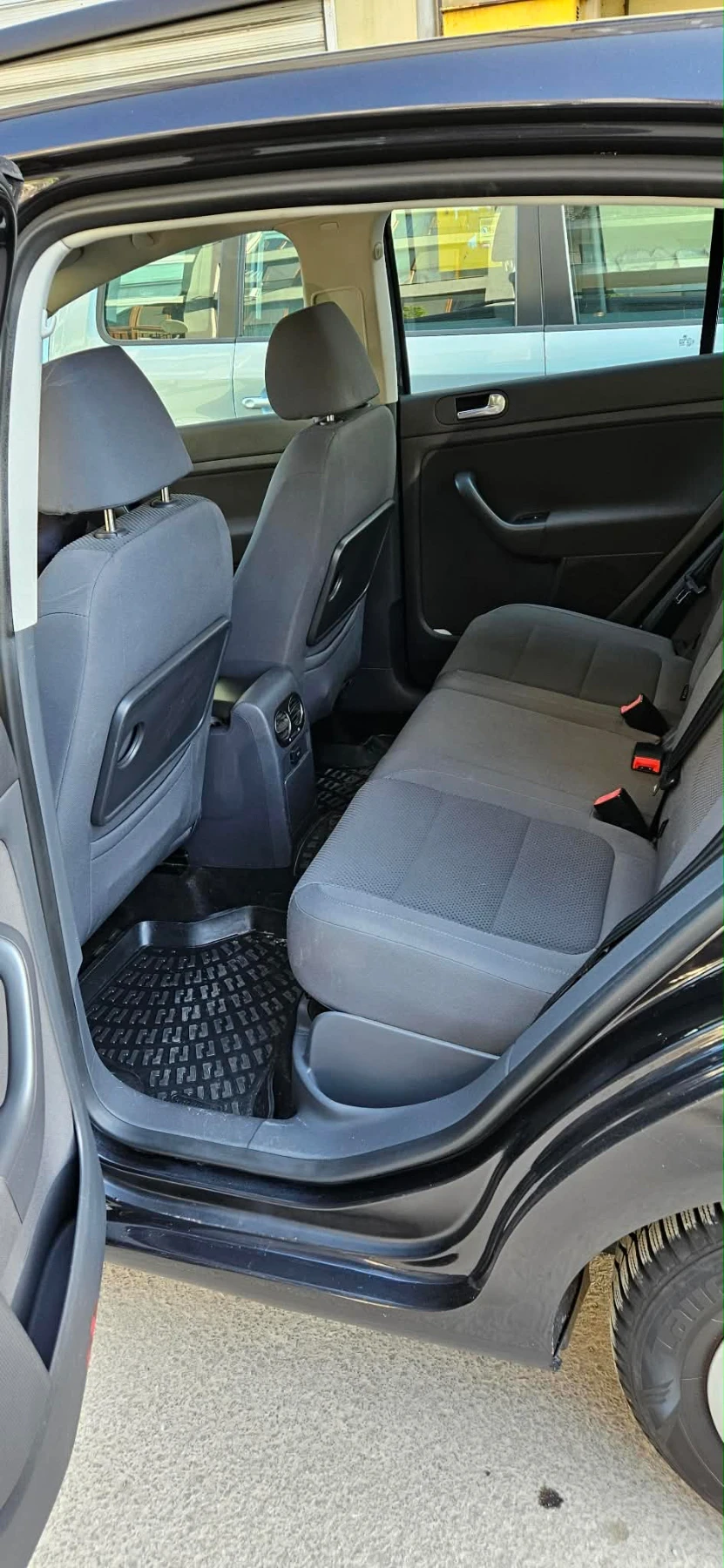 VW Golf Plus 1.9 TDI, снимка 11 - Автомобили и джипове - 54184132