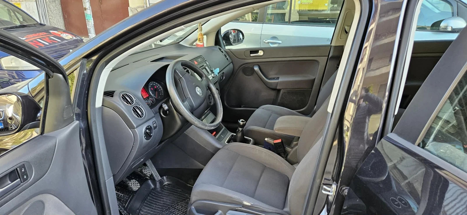 VW Golf Plus 1.9 TDI, снимка 10 - Автомобили и джипове - 54184132