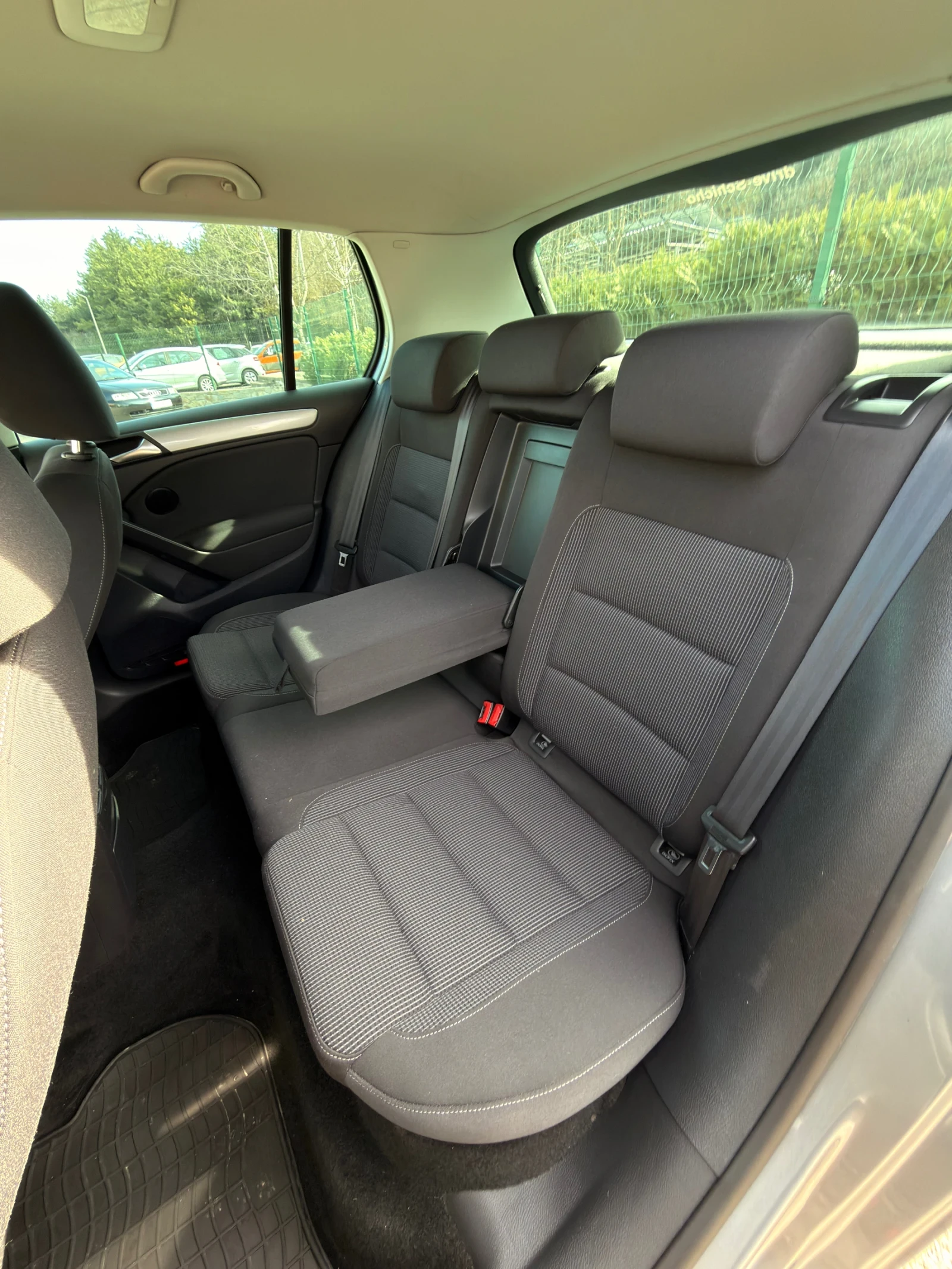 VW Golf DSG R-line, снимка 11 - Автомобили и джипове - 54824732