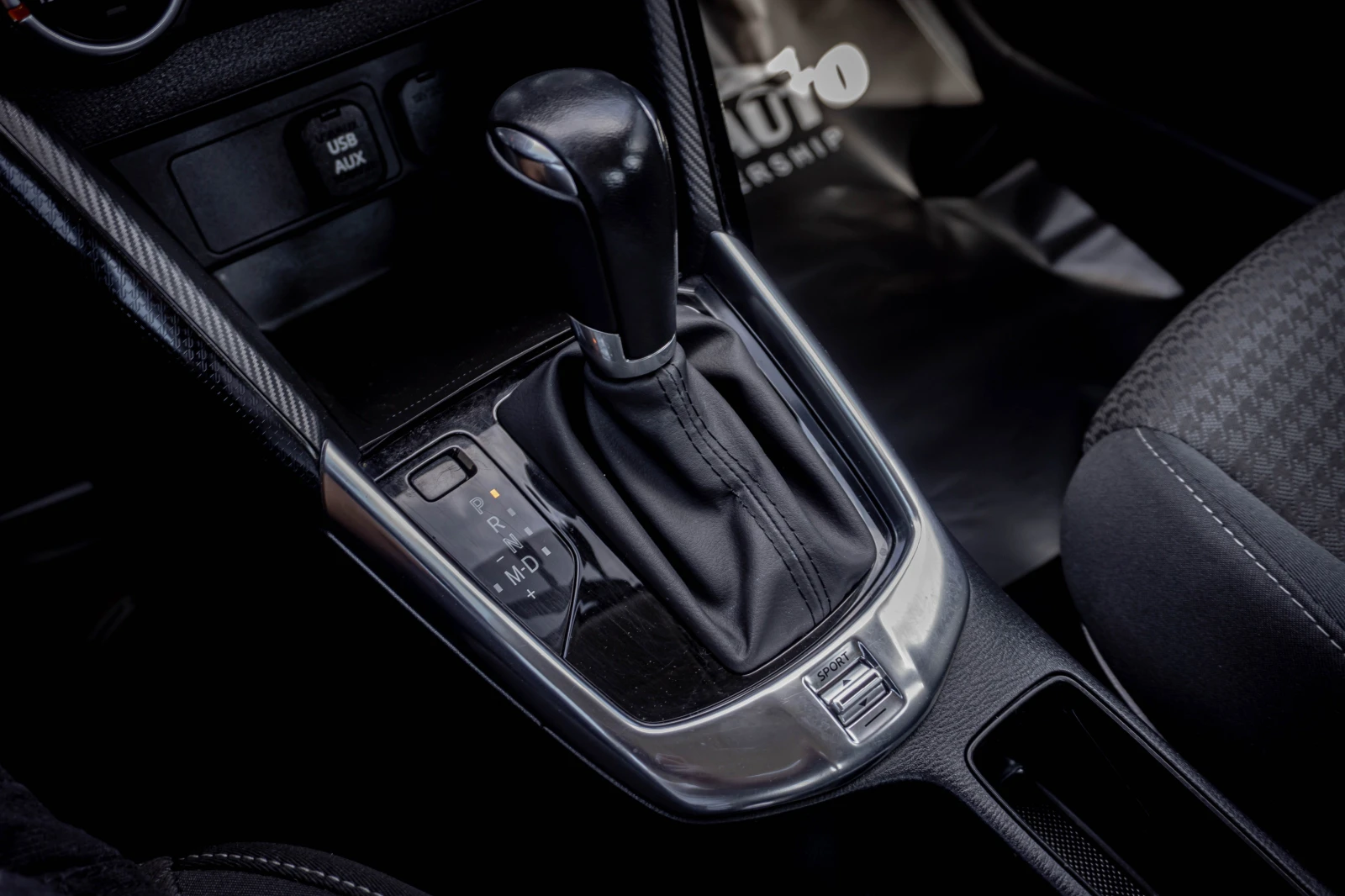 Mazda 2 1.5 Бензин! ТОП! С ГАРАНЦИЯ!, снимка 13 - Автомобили и джипове - 54922779