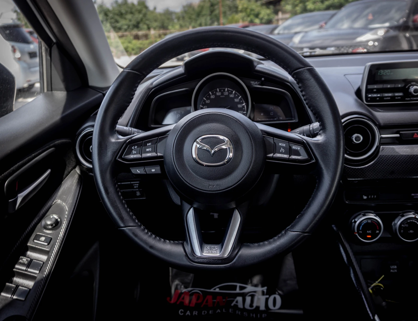 Mazda 2 1.5 Бензин! ТОП! С ГАРАНЦИЯ!, снимка 9 - Автомобили и джипове - 54922779