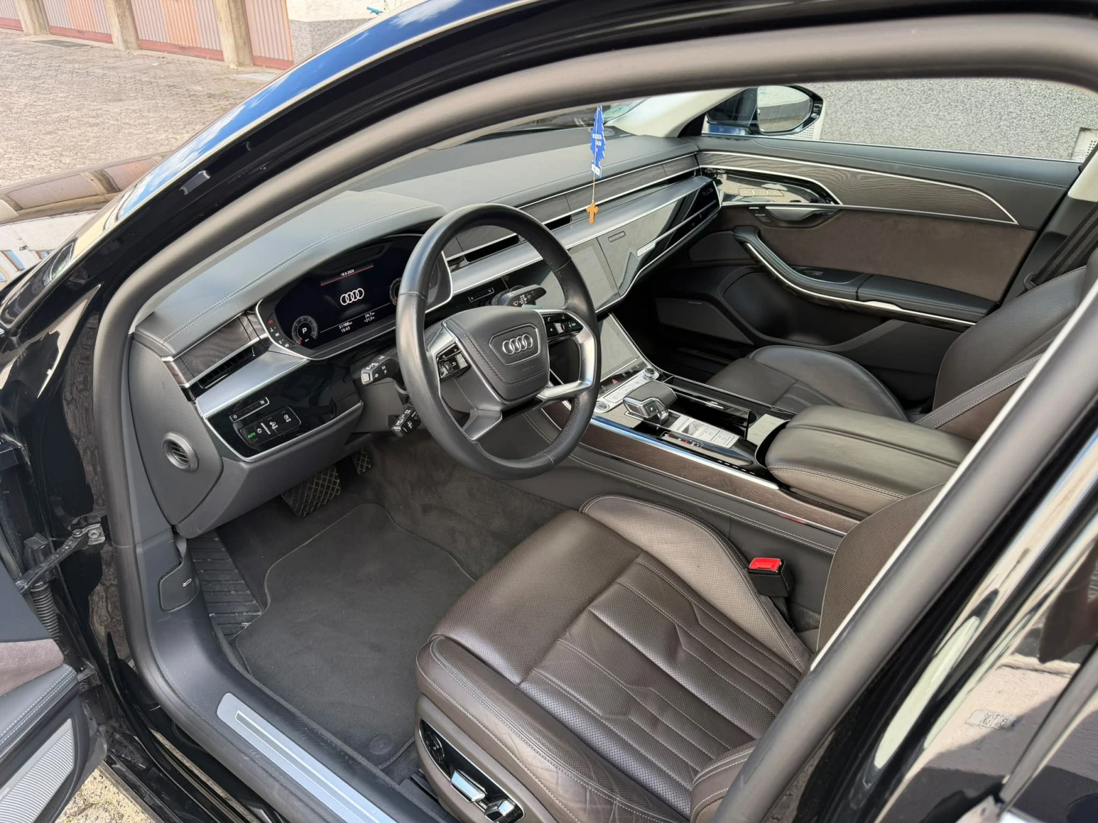 Audi A8 50TDI-Quattro/Distronic/HEAD-Up/B&O/B Гаранция!!, снимка 9 - Автомобили и джипове - 56133871