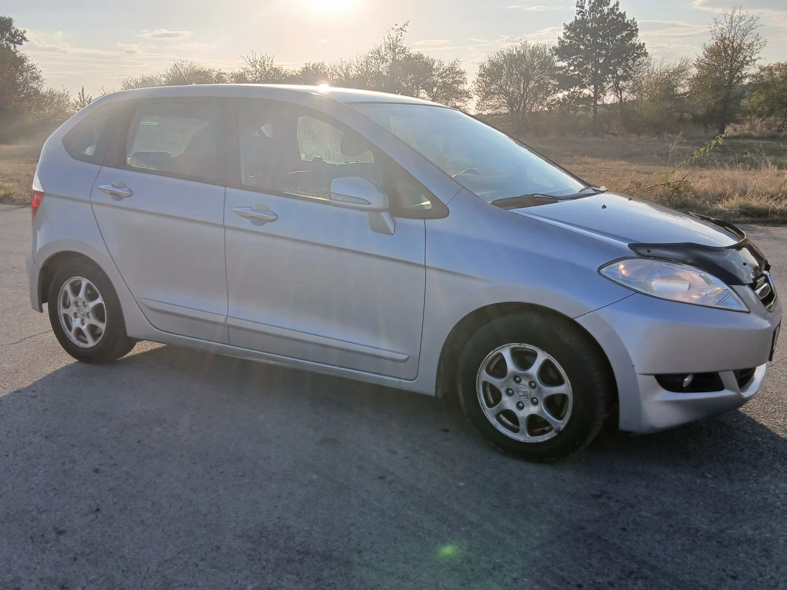 Honda Fr-v, снимка 4 - Автомобили и джипове - 56445569