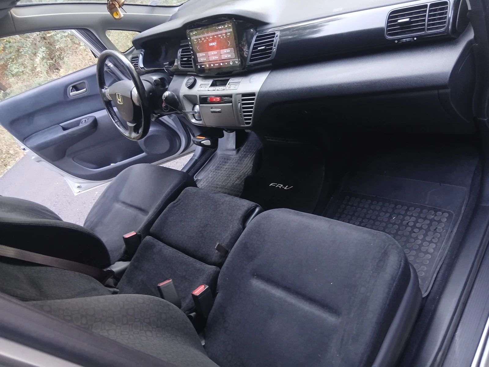 Honda Fr-v, снимка 13 - Автомобили и джипове - 56445569