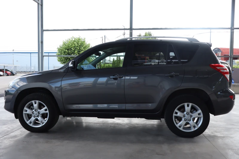 Toyota Rav4 2.2D4D, снимка 8 - Автомобили и джипове - 50860747
