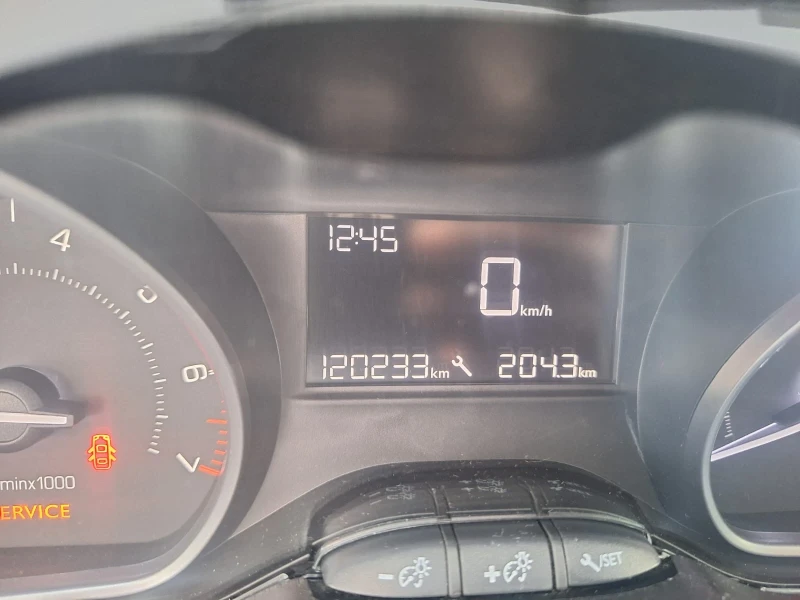 Peugeot 208 I, снимка 8 - Автомобили и джипове - 53376662