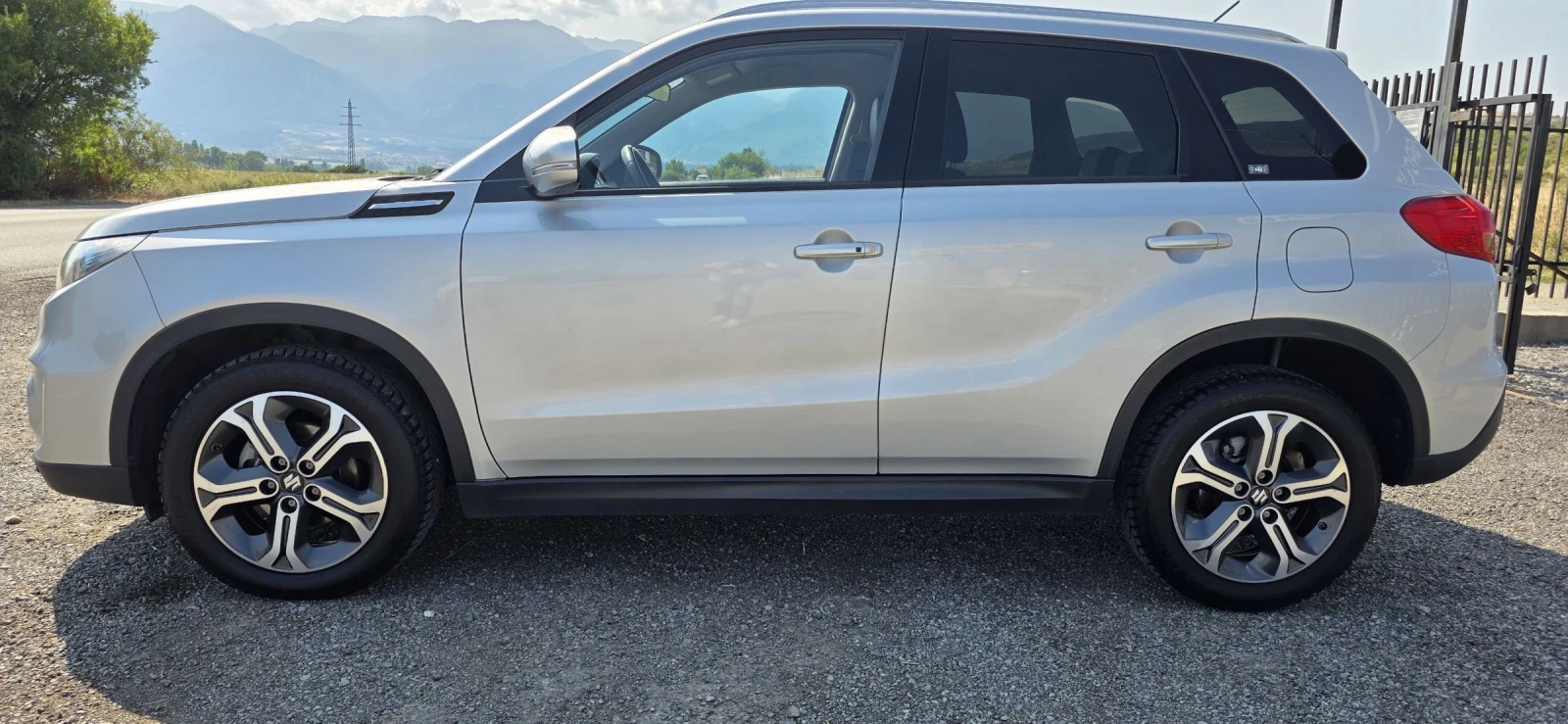 Suzuki Vitara 1.6 DDIS-All Grip-120hp-4?4-camera-Navi-Led - изображение 3