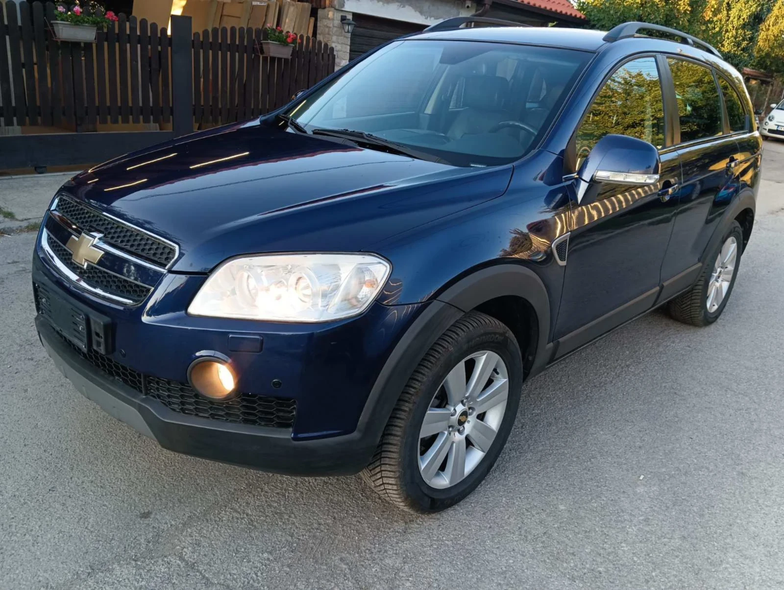 Chevrolet Captiva 2.0d  4x4 - изображение 2