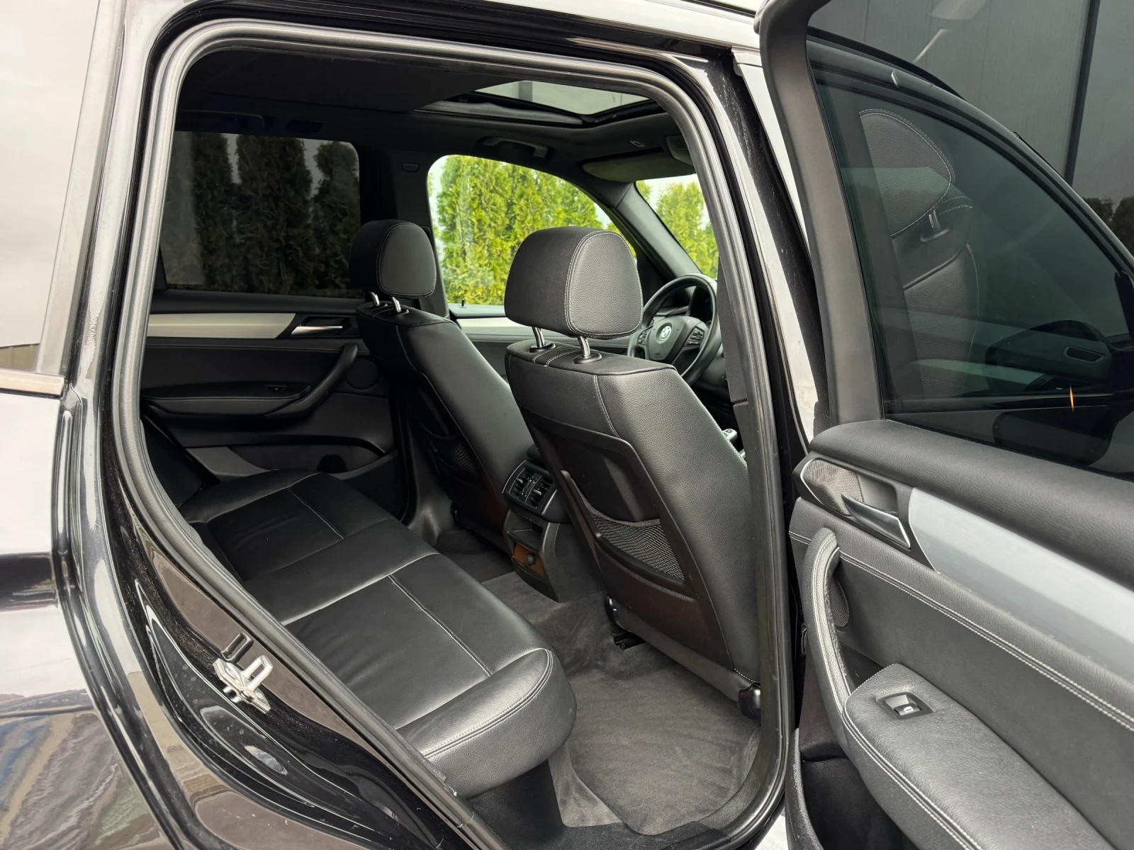 BMW X3 3.5D X-Drive/M-Pack/Сменени вериги/ШВЕЙЦАРИЯ!!!, снимка 16 - Автомобили и джипове - 53938984