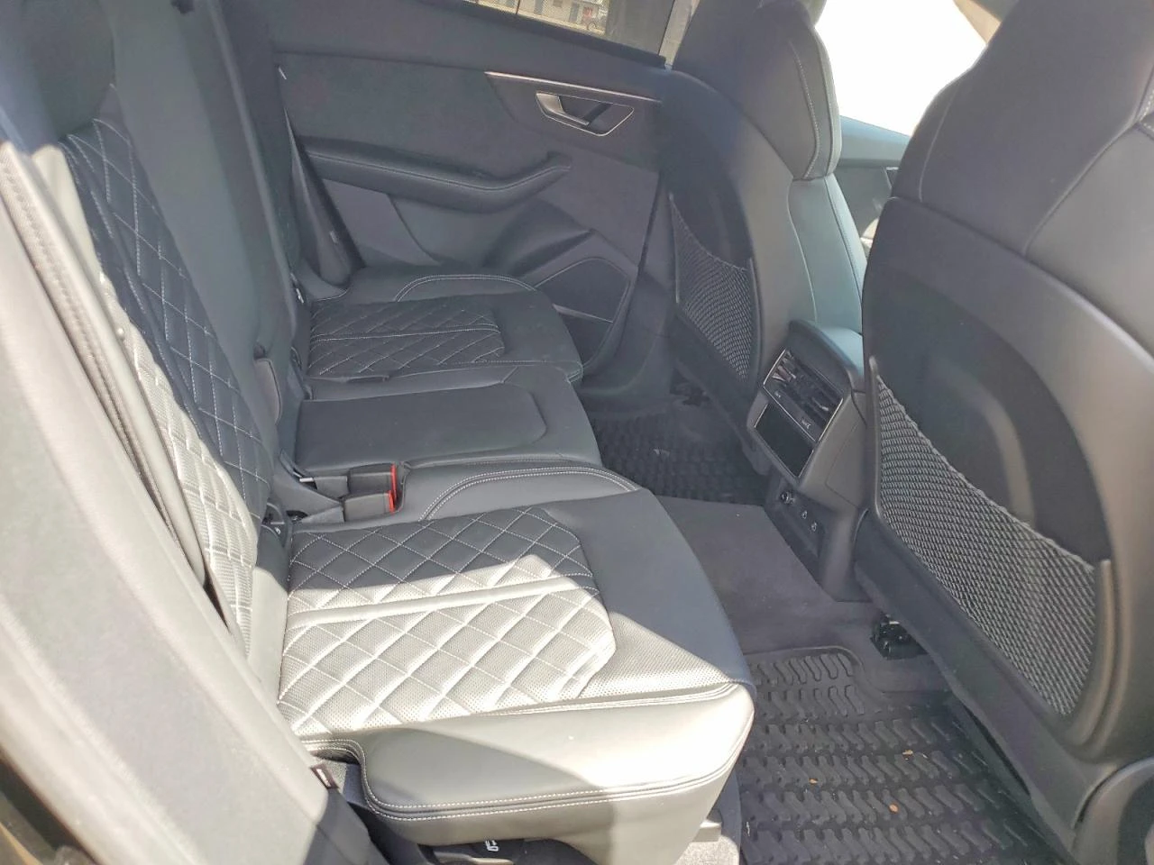 Audi SQ8 Quattro, снимка 10 - Автомобили и джипове - 54919547