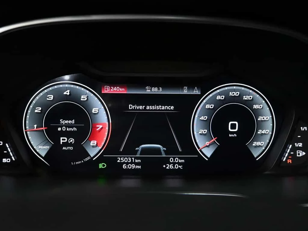 Audi Q3 * Technik S Line Black Optics 360CAM SONOS Ambient, снимка 14 - Автомобили и джипове - 55498514